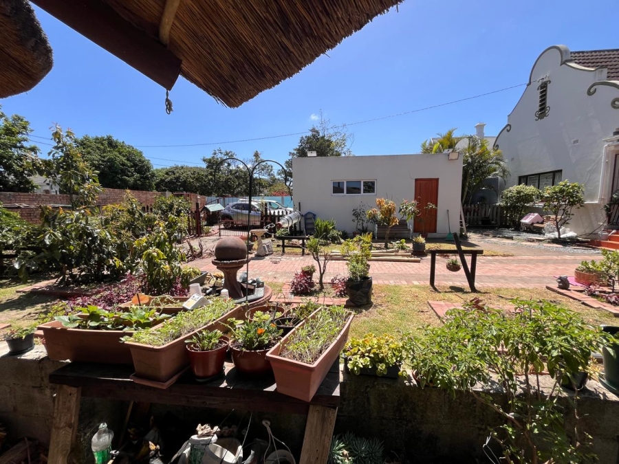 5 Bedroom Property for Sale in Cambridge Eastern Cape